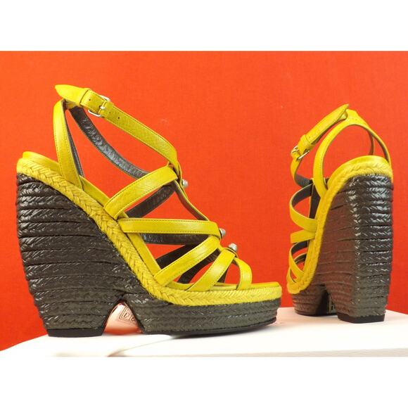 NIB BALENCIAGA ARENA MUSTARD YELLOW LEATHER WEDGE STUDDED SANDALS 40 $745 - Picture 7 of 12